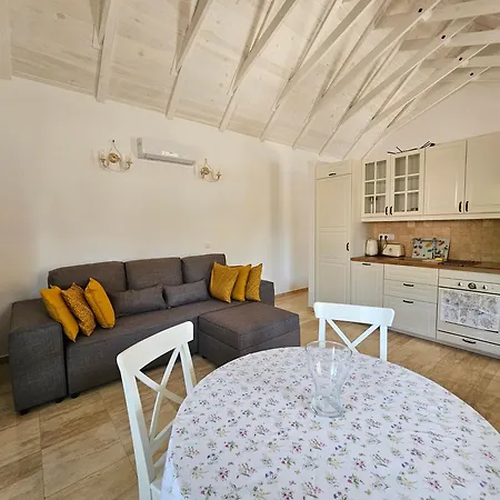 Koevirozsa Porta Appartement *