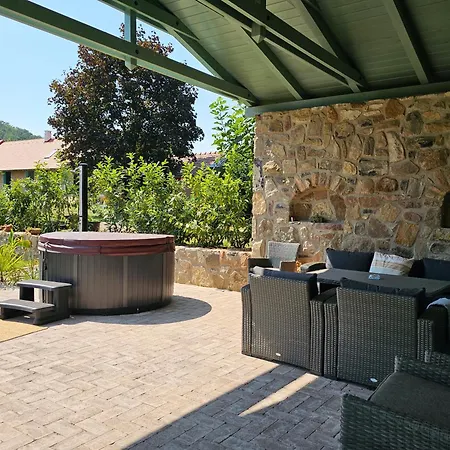 Koevirozsa Porta * Mindszentkálla